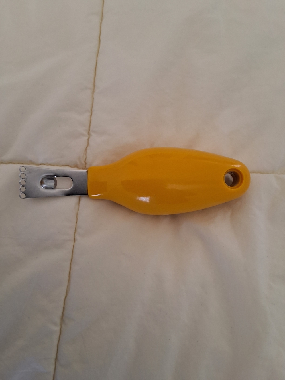 Zyliss Yellow Lemon Zester - Picture 3 of 3